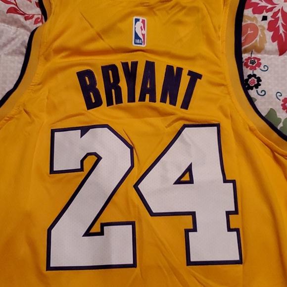 Kobe Bryant retirement jersey - Picture 4 of 4
